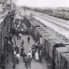 1915 год посадка пассажиров в товарные вагоны