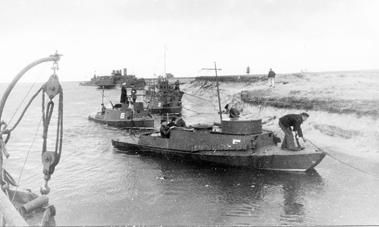 Советская Днепровская речная флотилия