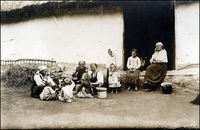 В 1920 годы крестьянские семьи были многодетными