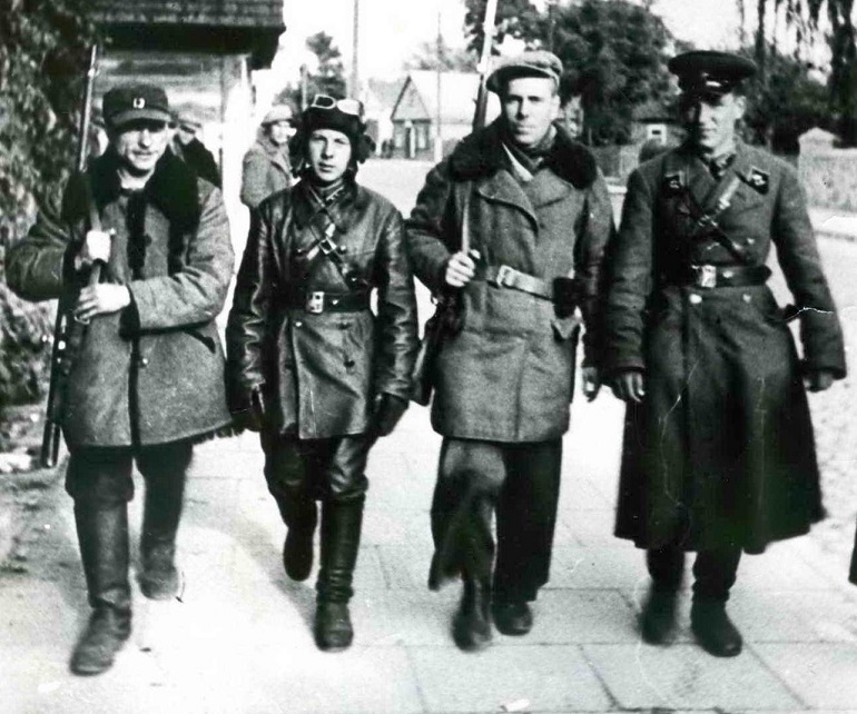 Патруль Рабочей гвардии и воинов Красной Армии в Ошмянах осенью 1939 г.