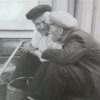 На пороге деревенского магазина. 1960 г.